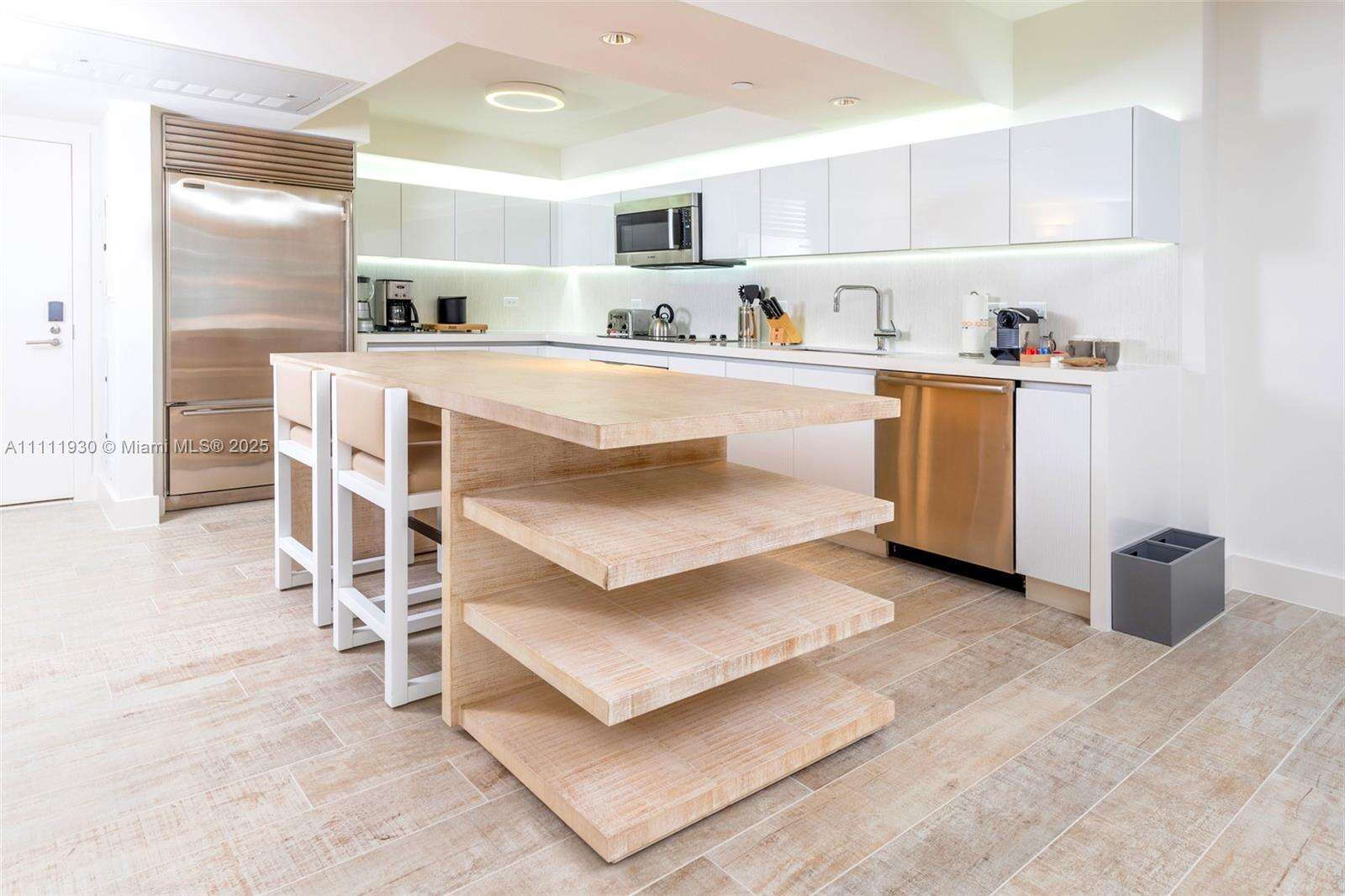 1 Hotel & Homes at 102 24 St, Miami Beach, FL 33139 - For Rent photo 4