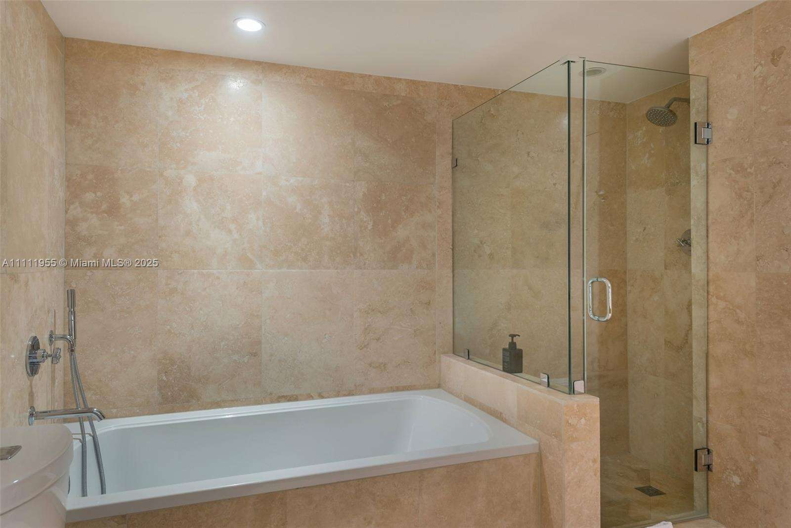 1 Hotel & Homes at 102 24 St, Miami Beach, FL 33139 - For Rent photo 15
