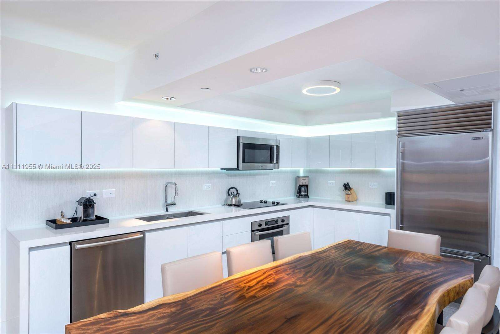 1 Hotel & Homes at 102 24 St, Miami Beach, FL 33139 - For Rent photo 9