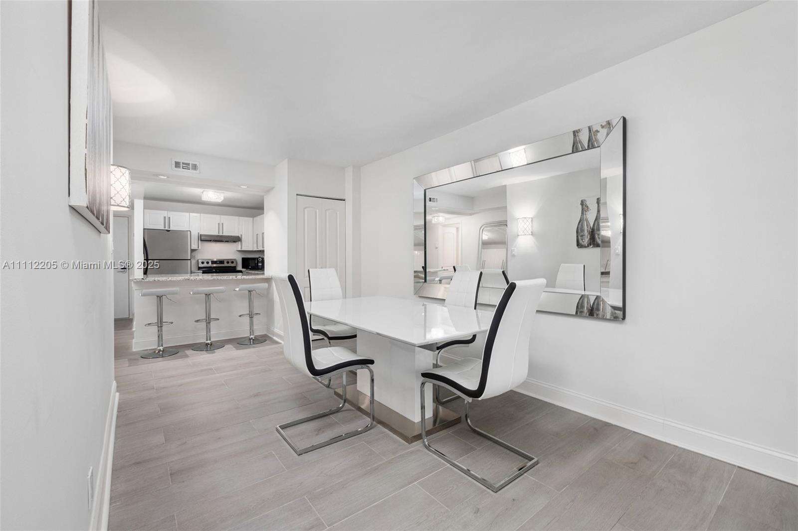 Roney Palace at 2301 Collins Ave, Miami Beach, FL 33139 - For Rent photo 9