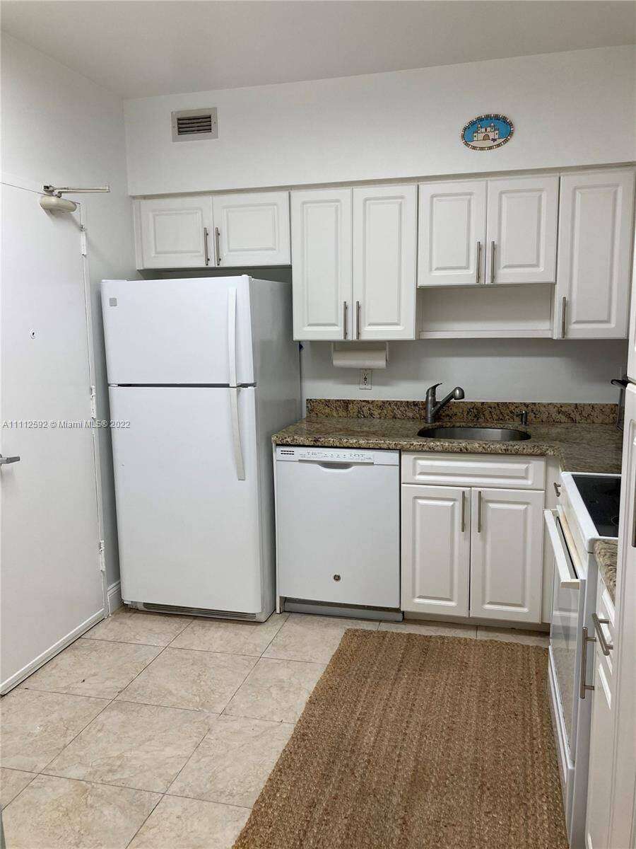 Seacoast 5151 at 5161 Collins Ave, Miami Beach, FL 33140 - For Rent photo 11