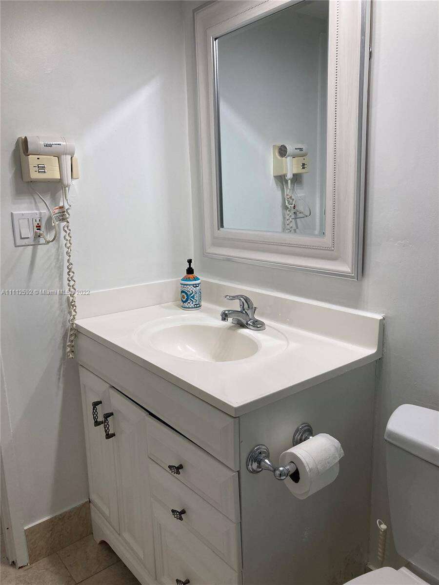 Seacoast 5151 at 5161 Collins Ave, Miami Beach, FL 33140 - For Rent photo 15