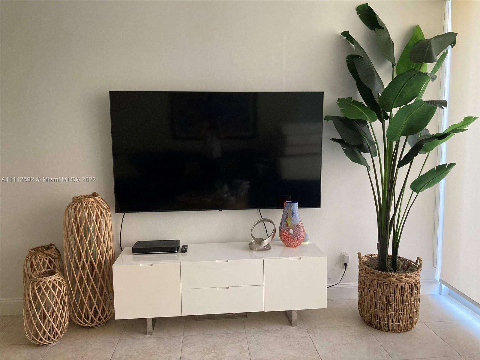 Seacoast 5151 at 5161 Collins Ave, Miami Beach, FL 33140 - For Rent photo 9