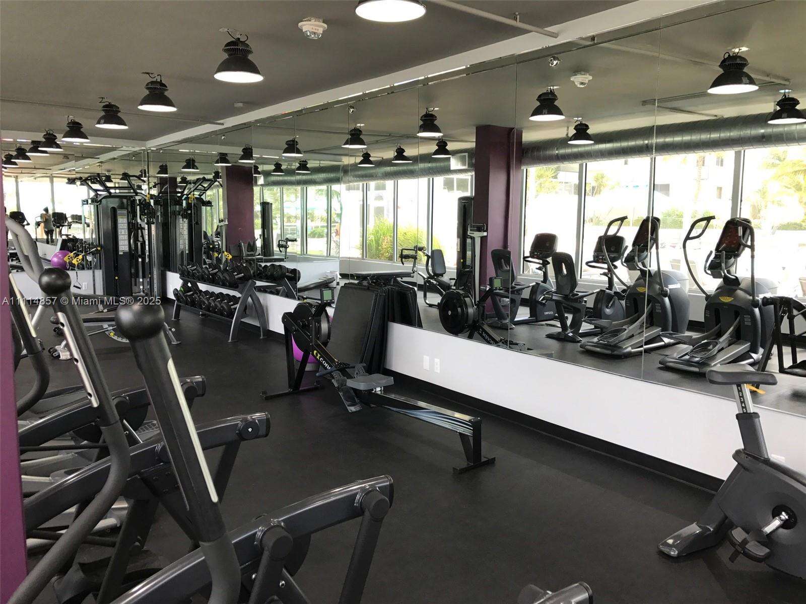Decoplage at 100 Lincoln Rd, Miami Beach, FL 33139 - For Rent photo 41