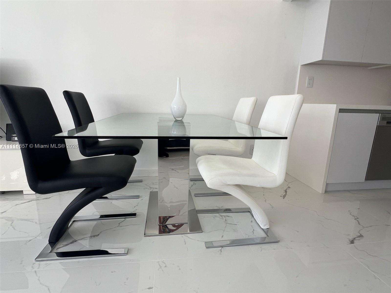 Decoplage at 100 Lincoln Rd, Miami Beach, FL 33139 - For Rent photo 6