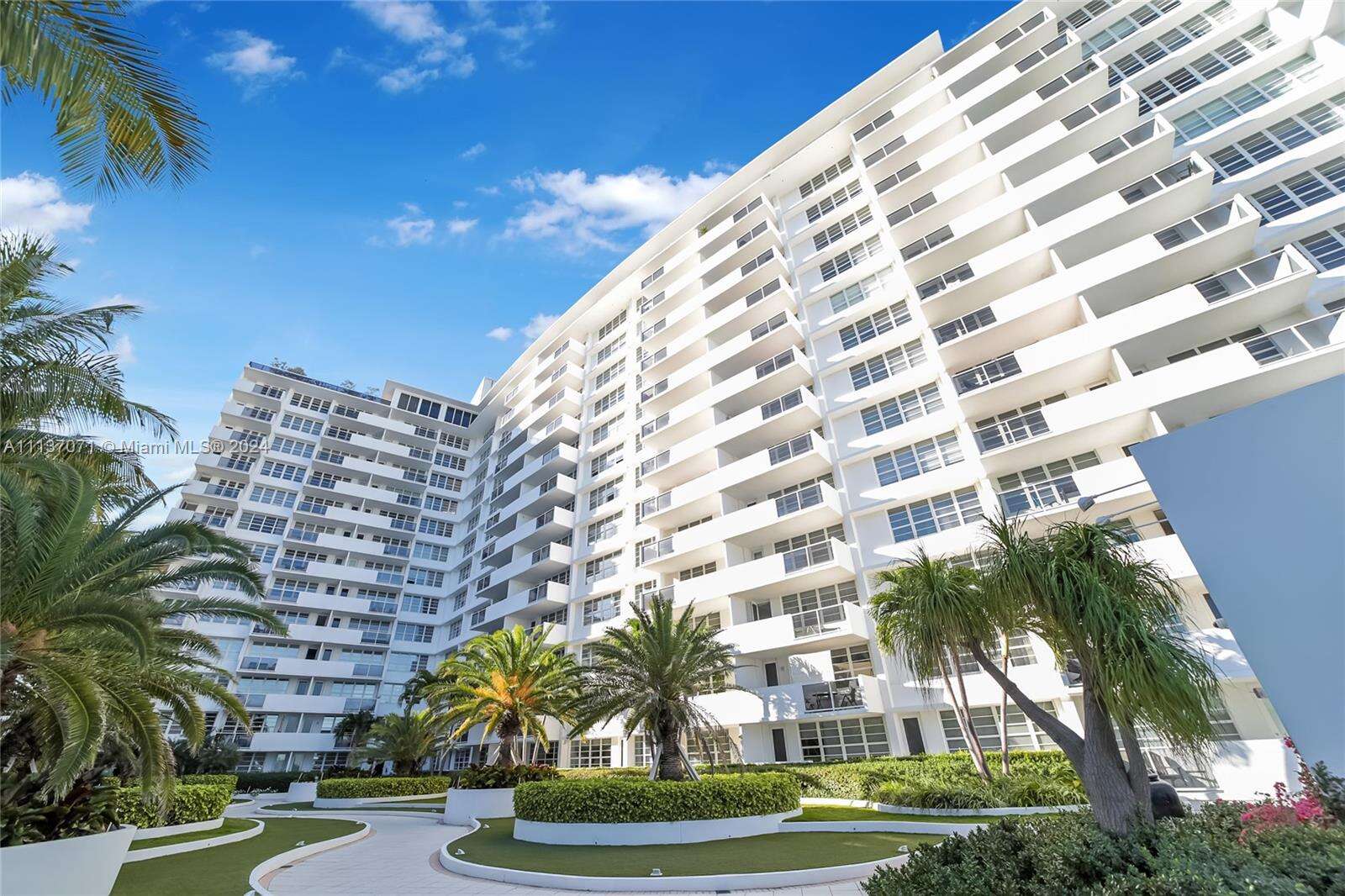 Decoplage at 100 Lincoln Rd, Miami Beach, FL 33139 - For Rent photo 14