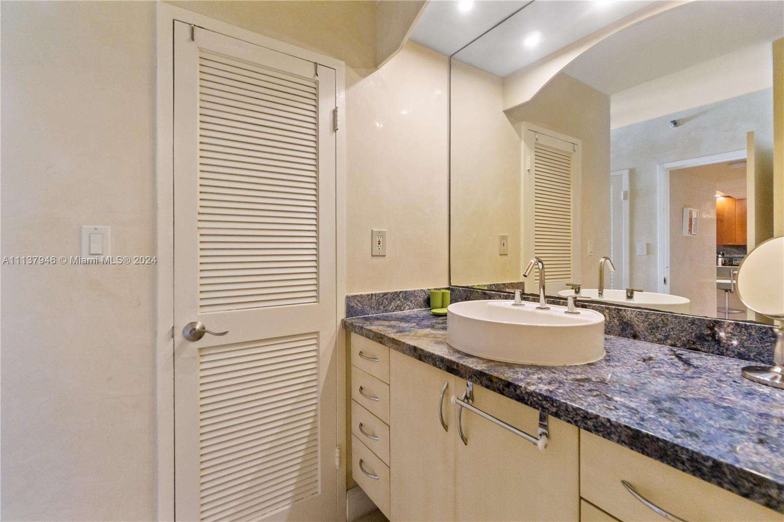 Decoplage at 100 Lincoln Rd, Miami Beach, FL 33139 - For Rent photo 12