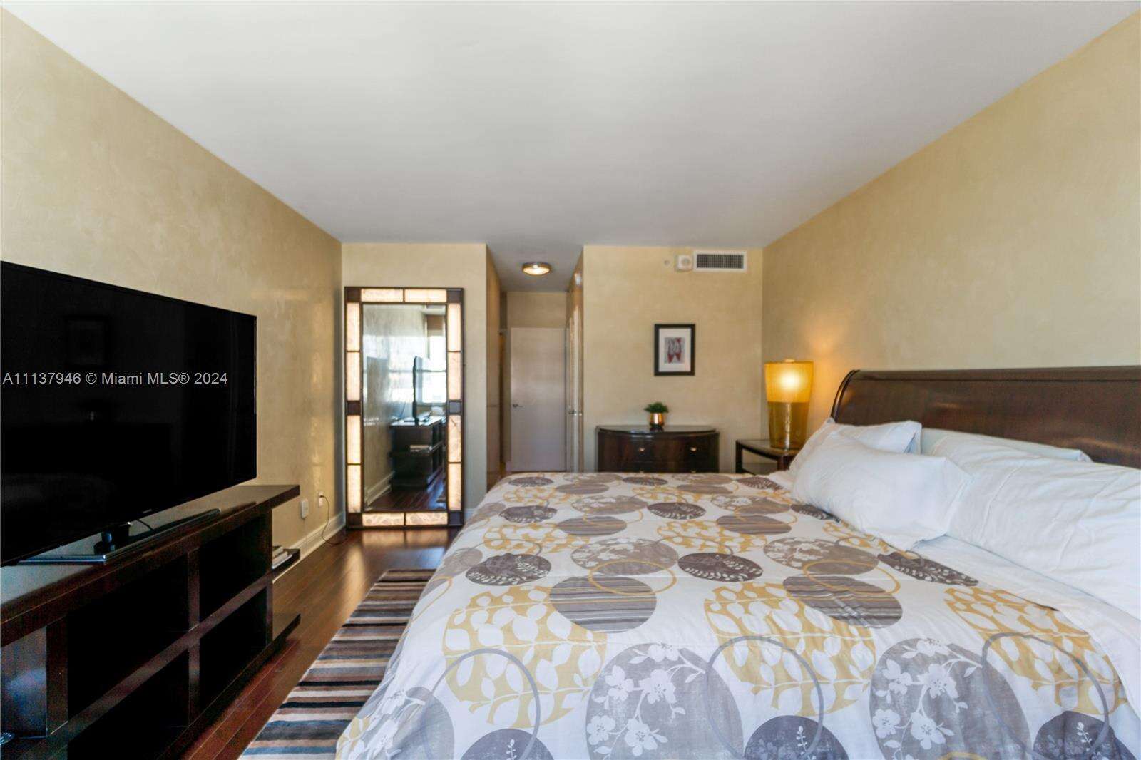 Decoplage at 100 Lincoln Rd, Miami Beach, FL 33139 - For Rent photo 16