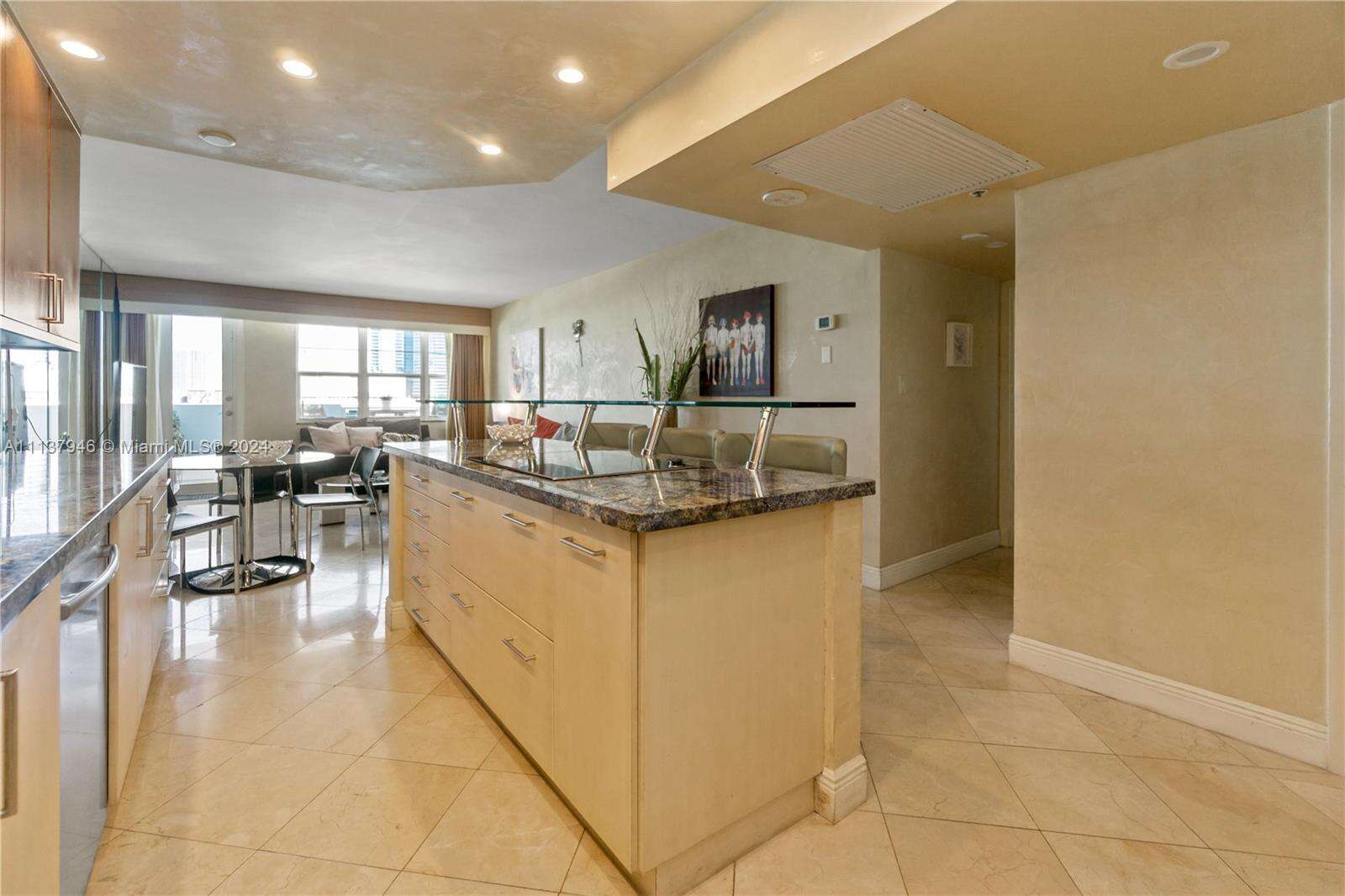 Decoplage at 100 Lincoln Rd, Miami Beach, FL 33139 - For Rent photo 6