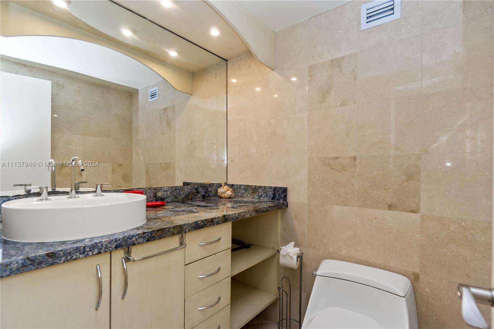 Decoplage at 100 Lincoln Rd, Miami Beach, FL 33139 - For Rent photo 10
