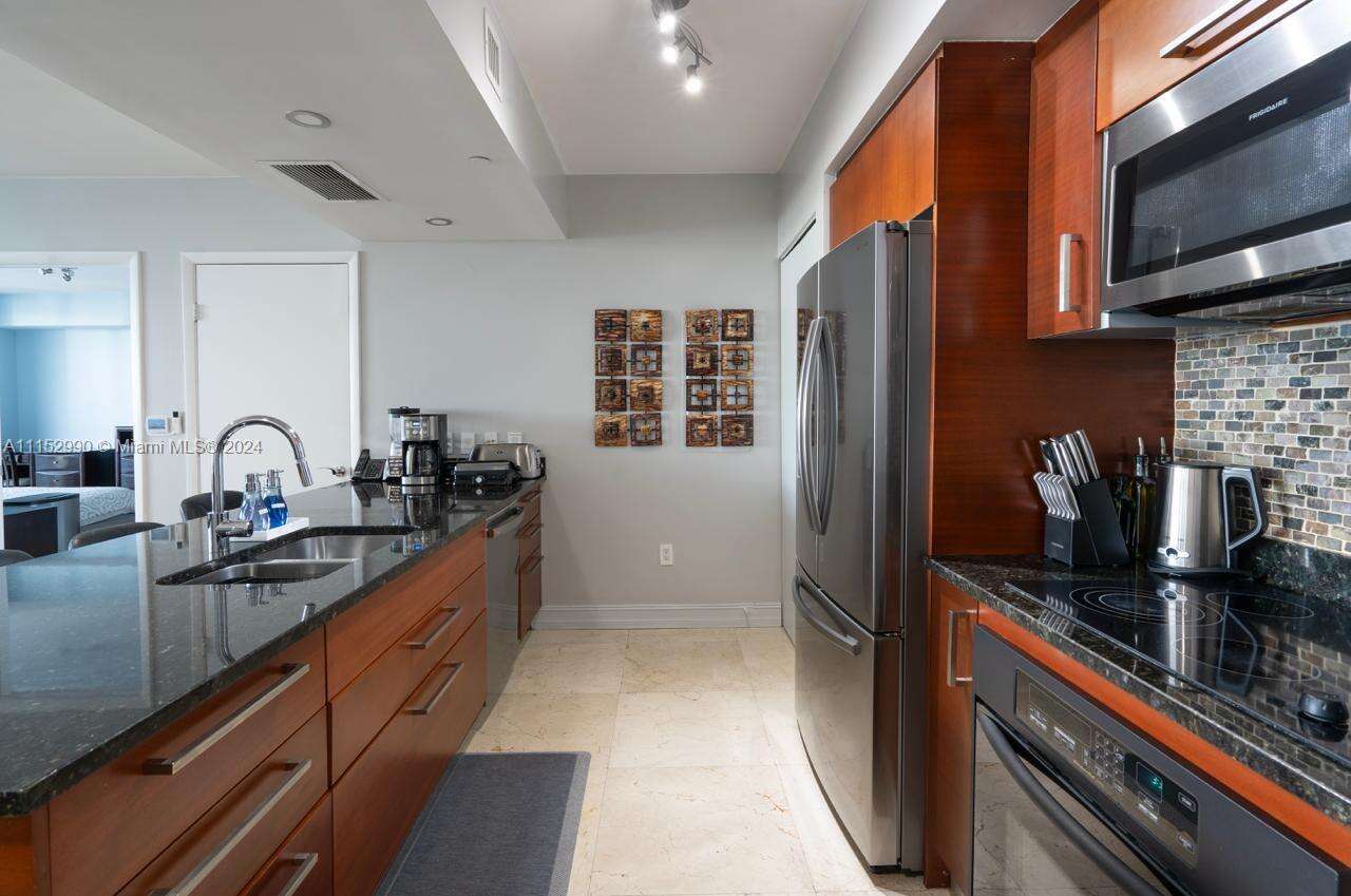 The Beach Club Two at 1830 Ocean Dr, Hallandale Beach, FL 33009 - For Rent photo 29