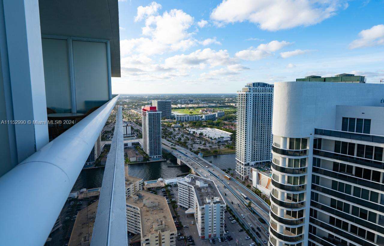 The Beach Club Two at 1830 Ocean Dr, Hallandale Beach, FL 33009 - For Rent photo 9