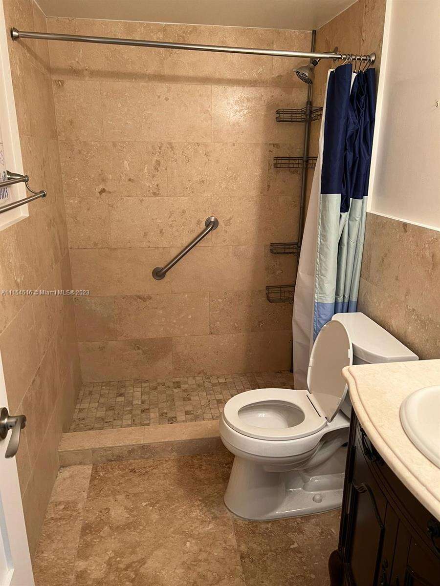 Sea Air Towers at 3725 Ocean Dr, Hollywood, FL 33019 - For Rent photo 5
