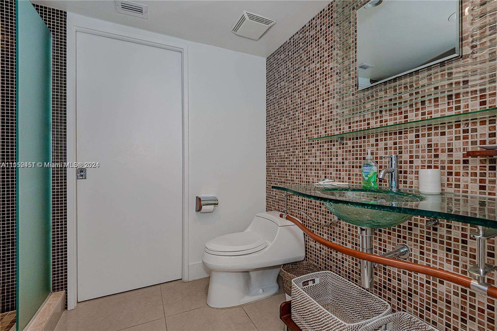 Roney Palace at 2301 Collins Ave, Miami Beach, FL 33139 - For Rent photo 12