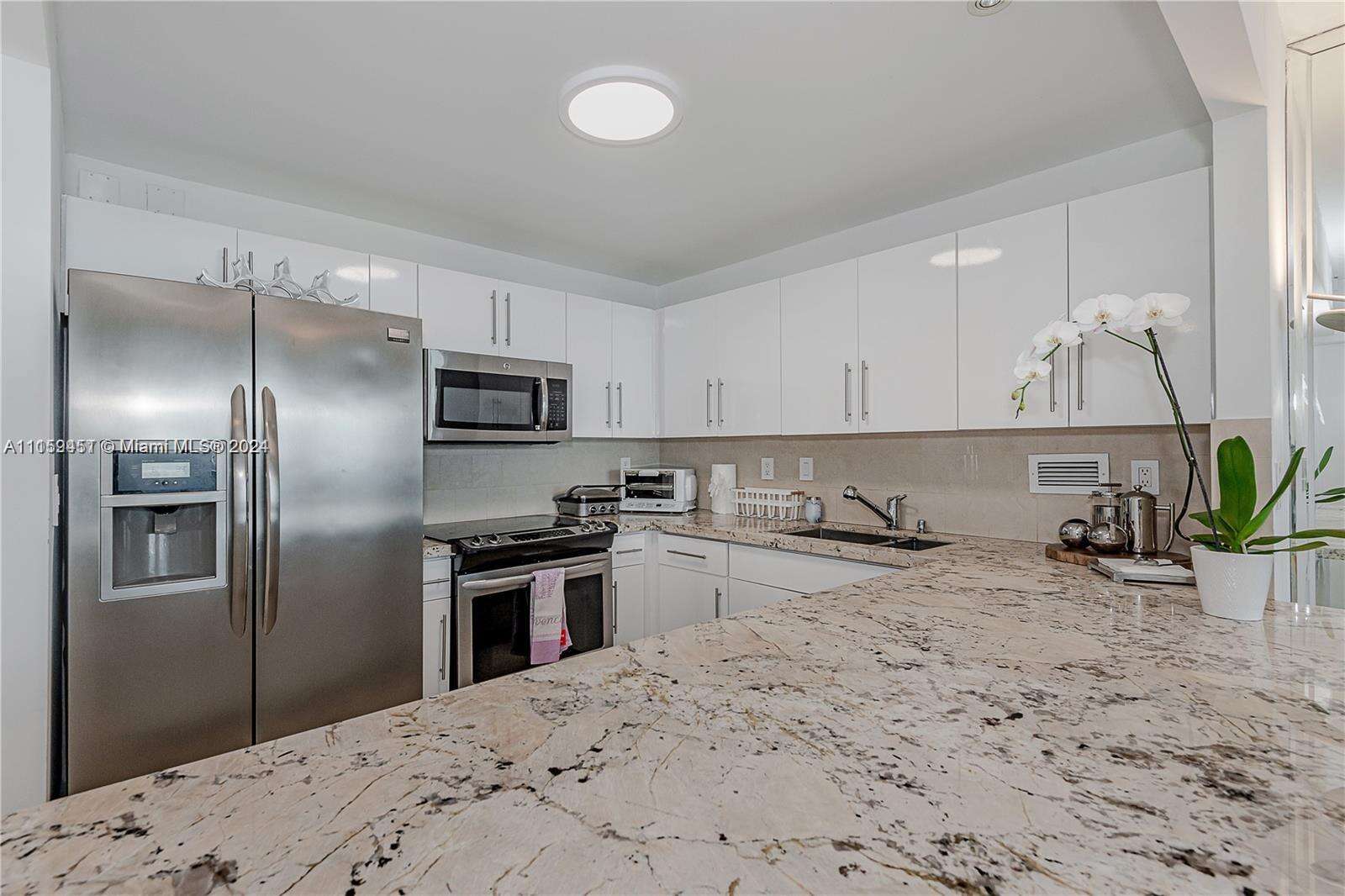 Roney Palace at 2301 Collins Ave, Miami Beach, FL 33139 - For Rent photo 14