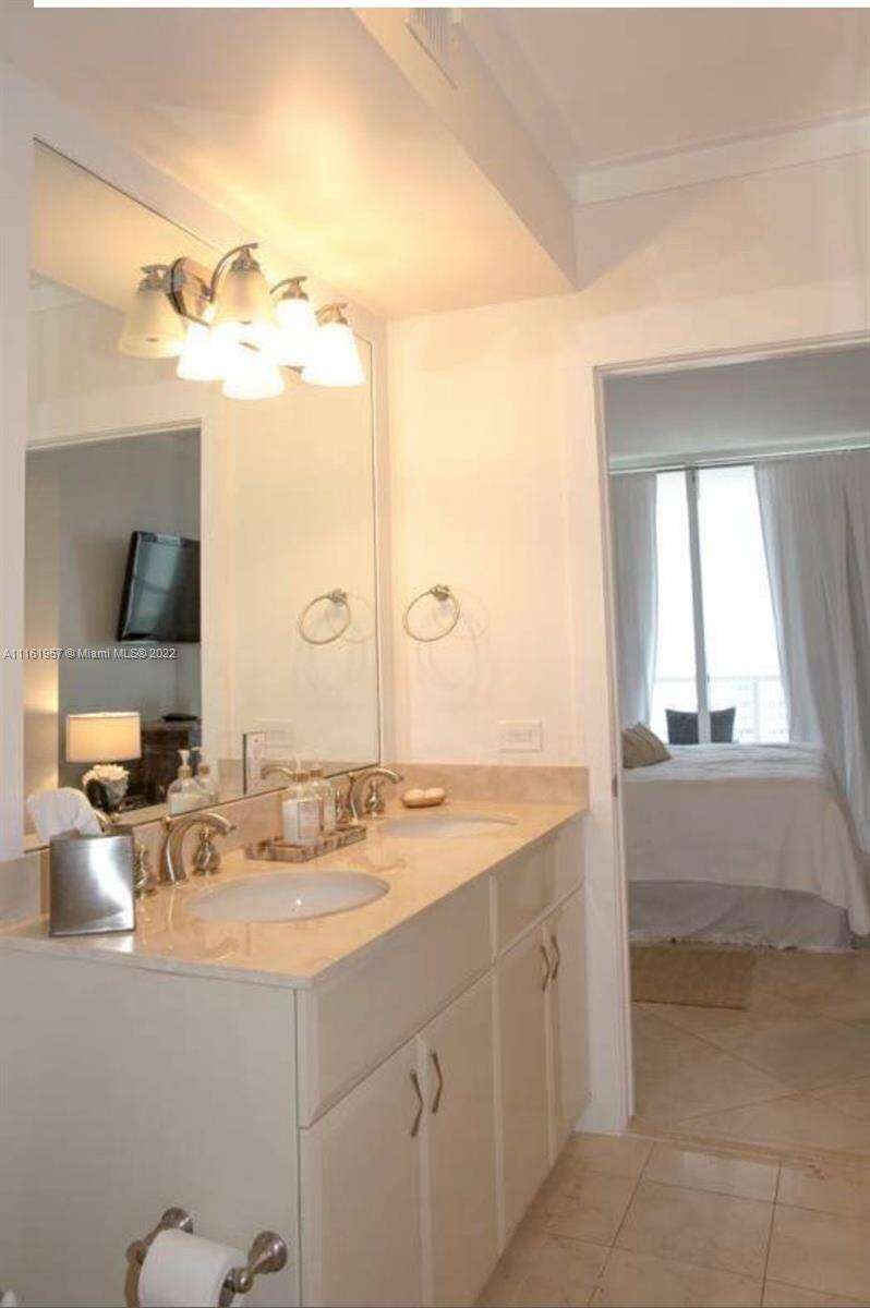 Akoya at 6365 Collins Ave, Miami Beach, FL 33141 - For Rent photo 10