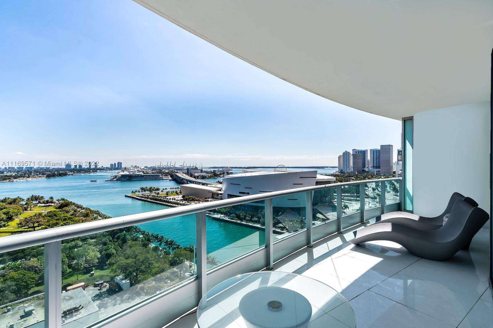 900 Biscayne at 900 Biscayne Blvd, Miami, FL 33132 - For Rent photo 2