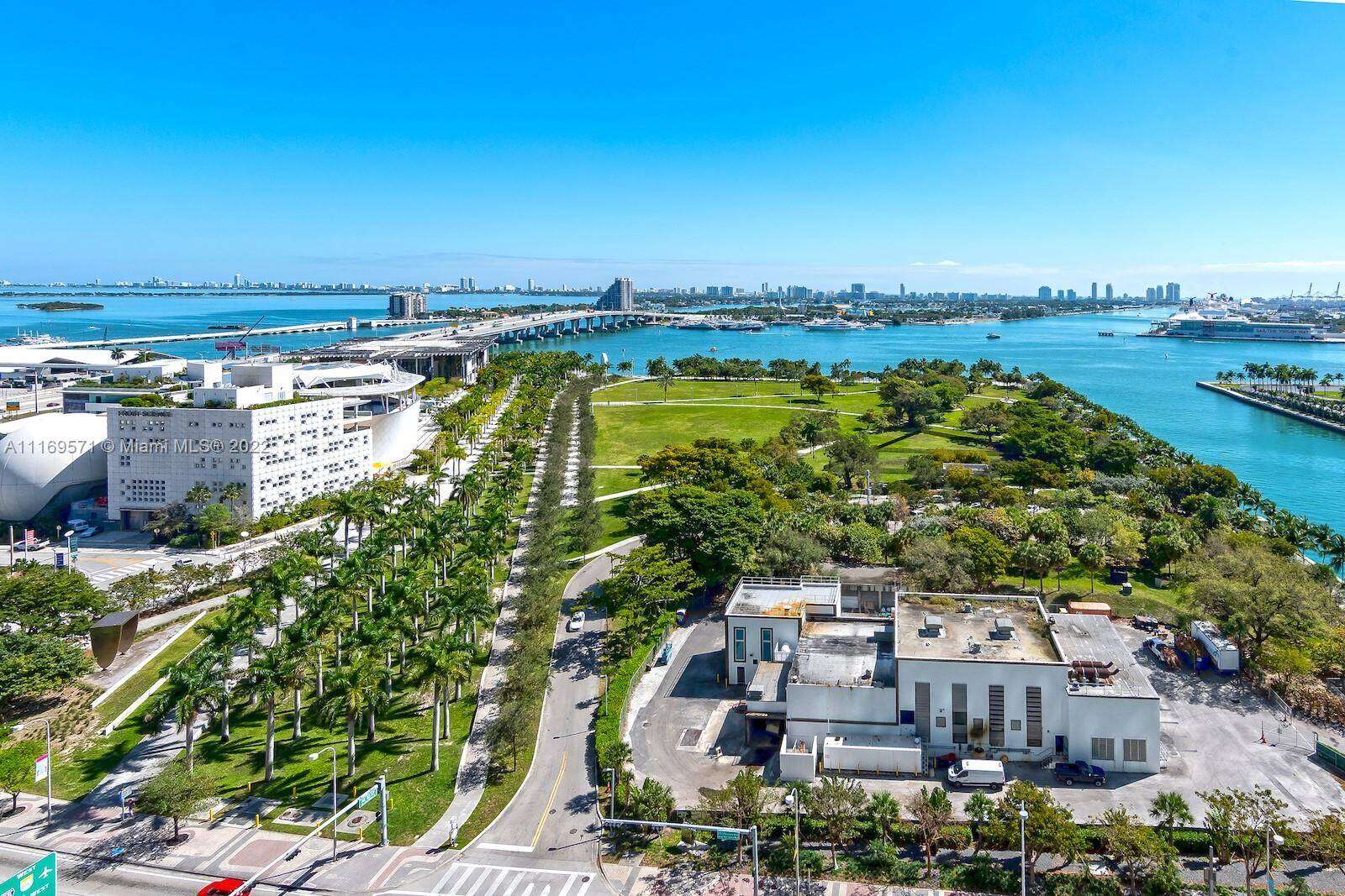 900 Biscayne at 900 Biscayne Blvd, Miami, FL 33132 - For Rent photo 5