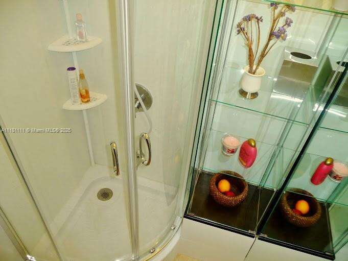 Decoplage at 100 Lincoln Rd, Miami Beach, FL 33139 - For Rent photo 18