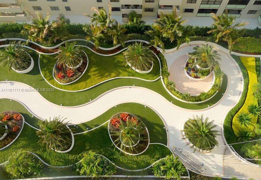 Decoplage at 100 Lincoln Rd, Miami Beach, FL 33139 - For Rent photo 4