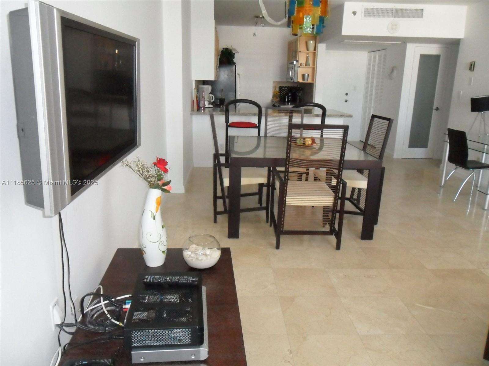 Decoplage at 100 Lincoln Rd, Miami Beach, FL 33139 - For Rent photo 2