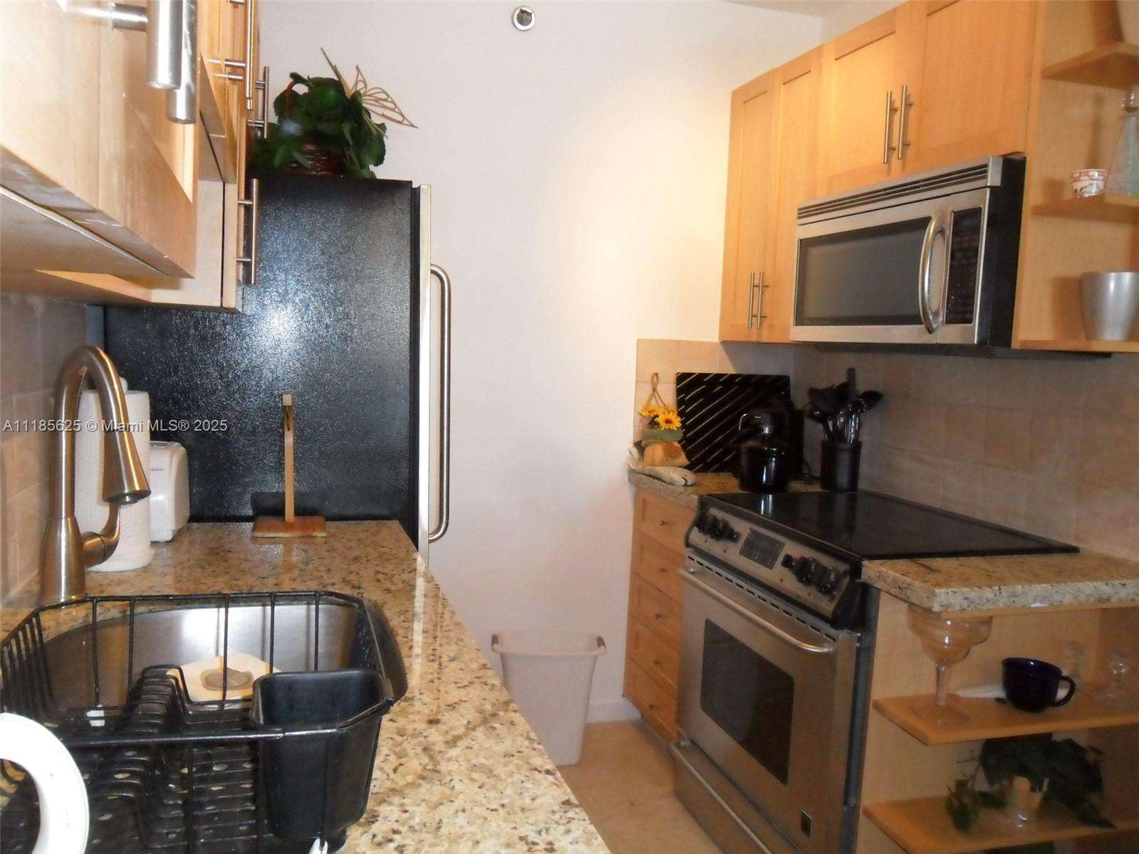 Decoplage at 100 Lincoln Rd, Miami Beach, FL 33139 - For Rent photo 3