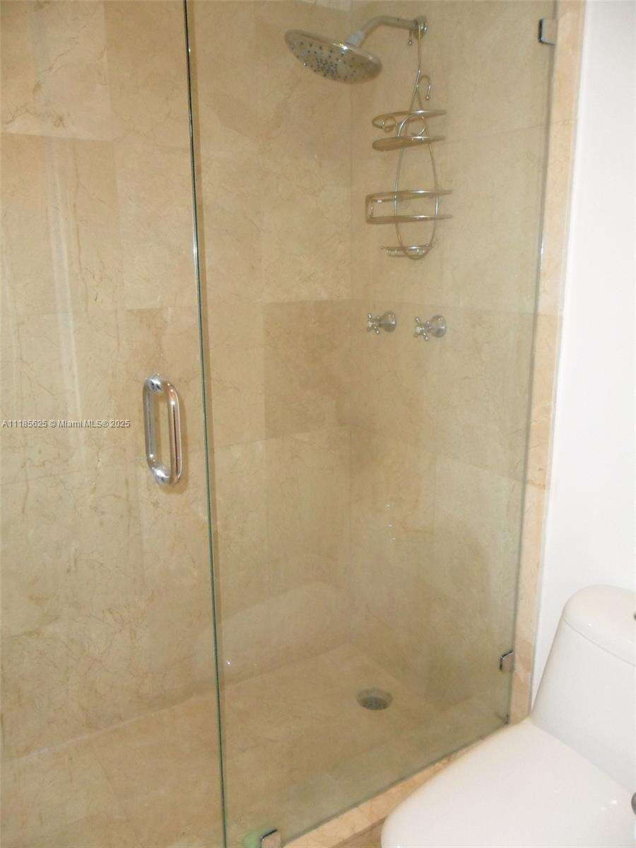 Decoplage at 100 Lincoln Rd, Miami Beach, FL 33139 - For Rent photo 9