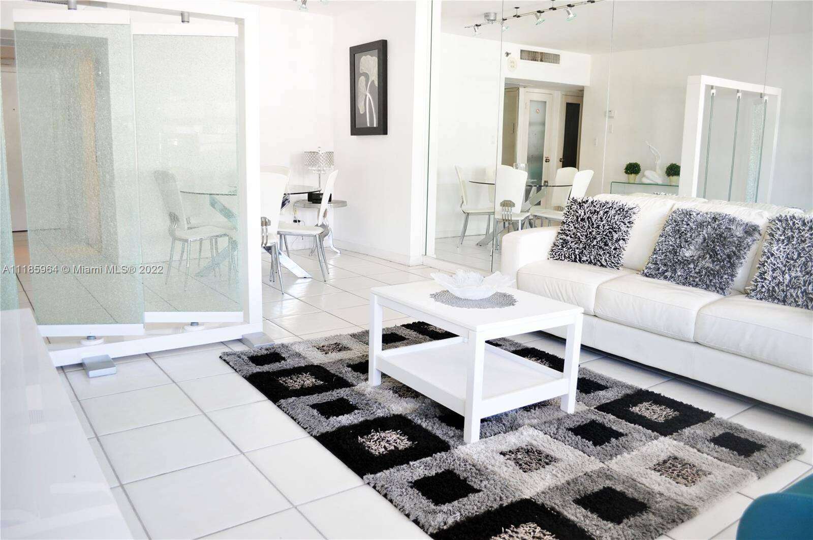 Decoplage at 100 Lincoln Rd, Miami Beach, FL 33139 - For Rent photo 2