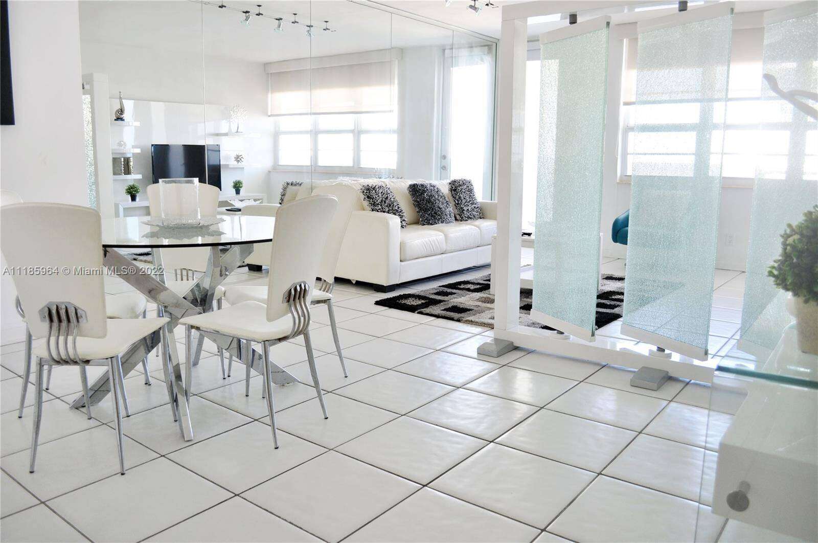 Decoplage at 100 Lincoln Rd, Miami Beach, FL 33139 - For Rent photo 3