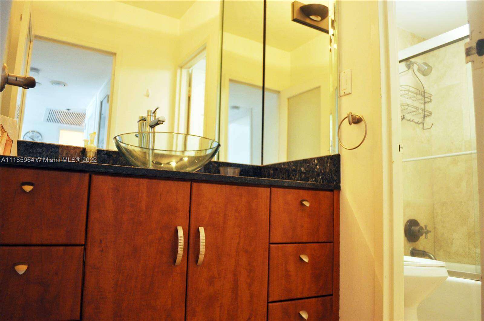 Decoplage at 100 Lincoln Rd, Miami Beach, FL 33139 - For Rent photo 7