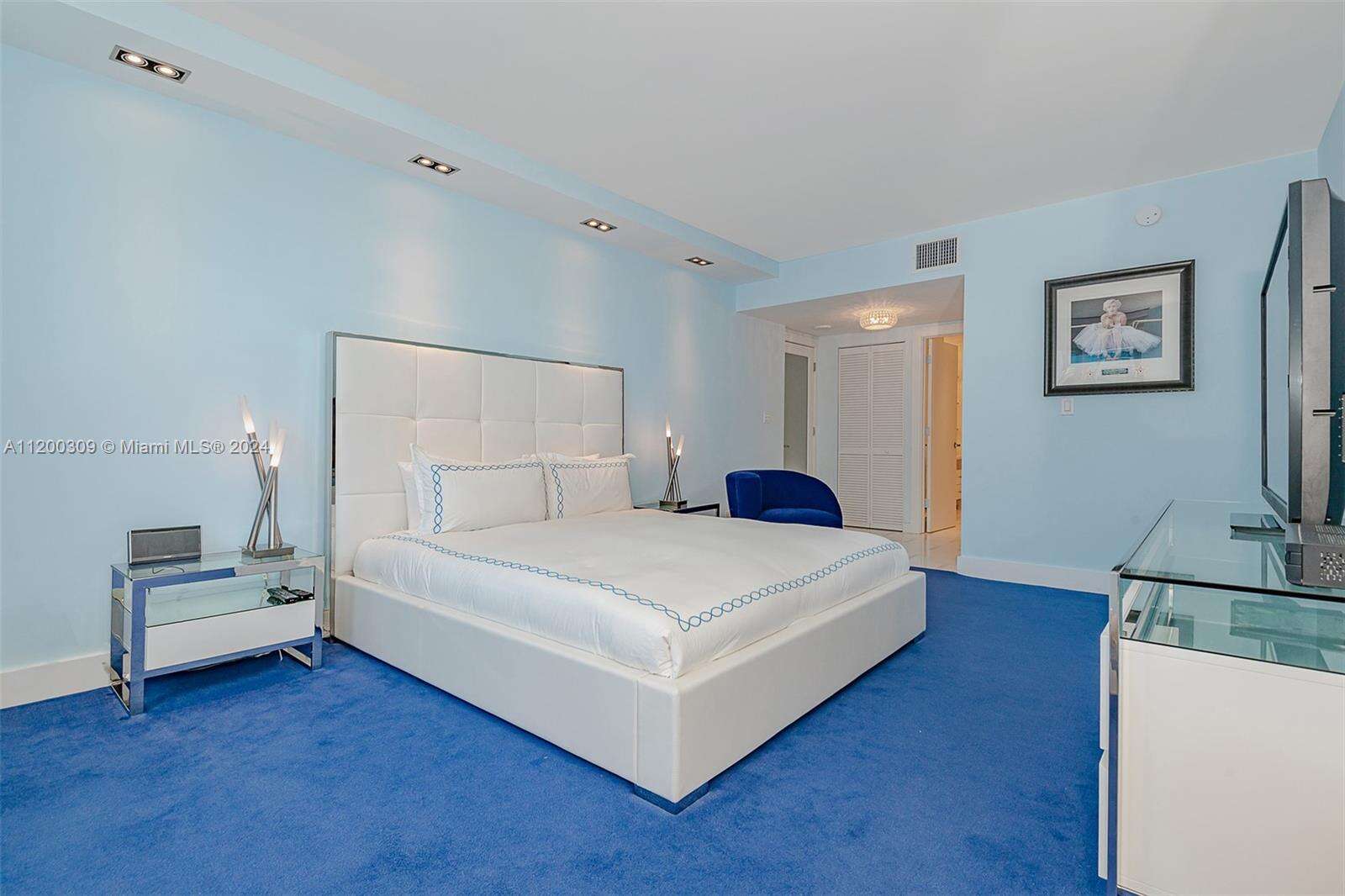 Roney Palace at 2301 Collins Ave, Miami Beach, FL 33139 - For Rent photo 11