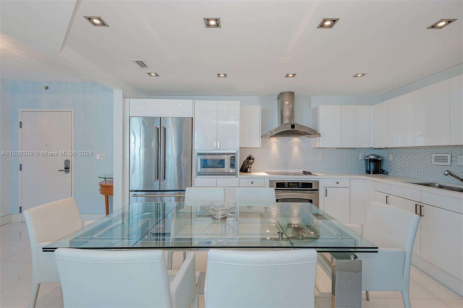 Roney Palace at 2301 Collins Ave, Miami Beach, FL 33139 - For Rent photo 16