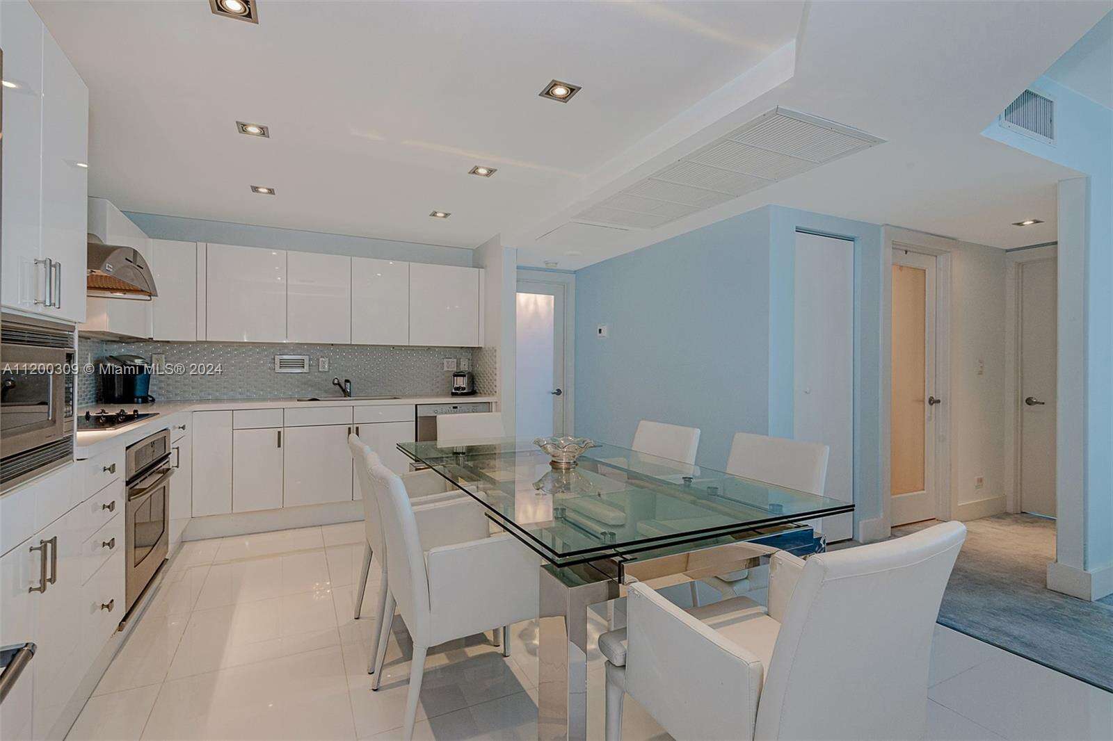 Roney Palace at 2301 Collins Ave, Miami Beach, FL 33139 - For Rent photo 19