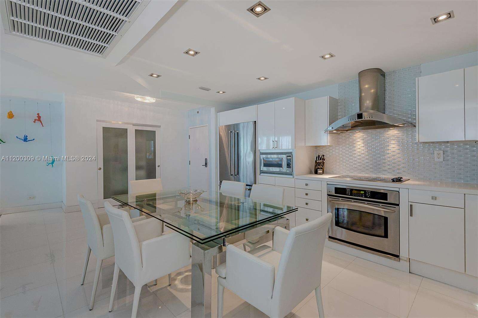 Roney Palace at 2301 Collins Ave, Miami Beach, FL 33139 - For Rent photo 21