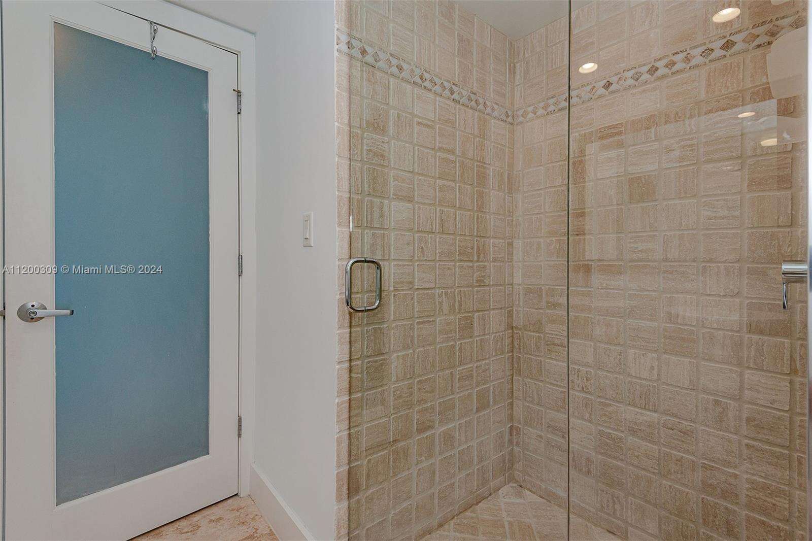 Roney Palace at 2301 Collins Ave, Miami Beach, FL 33139 - For Rent photo 22