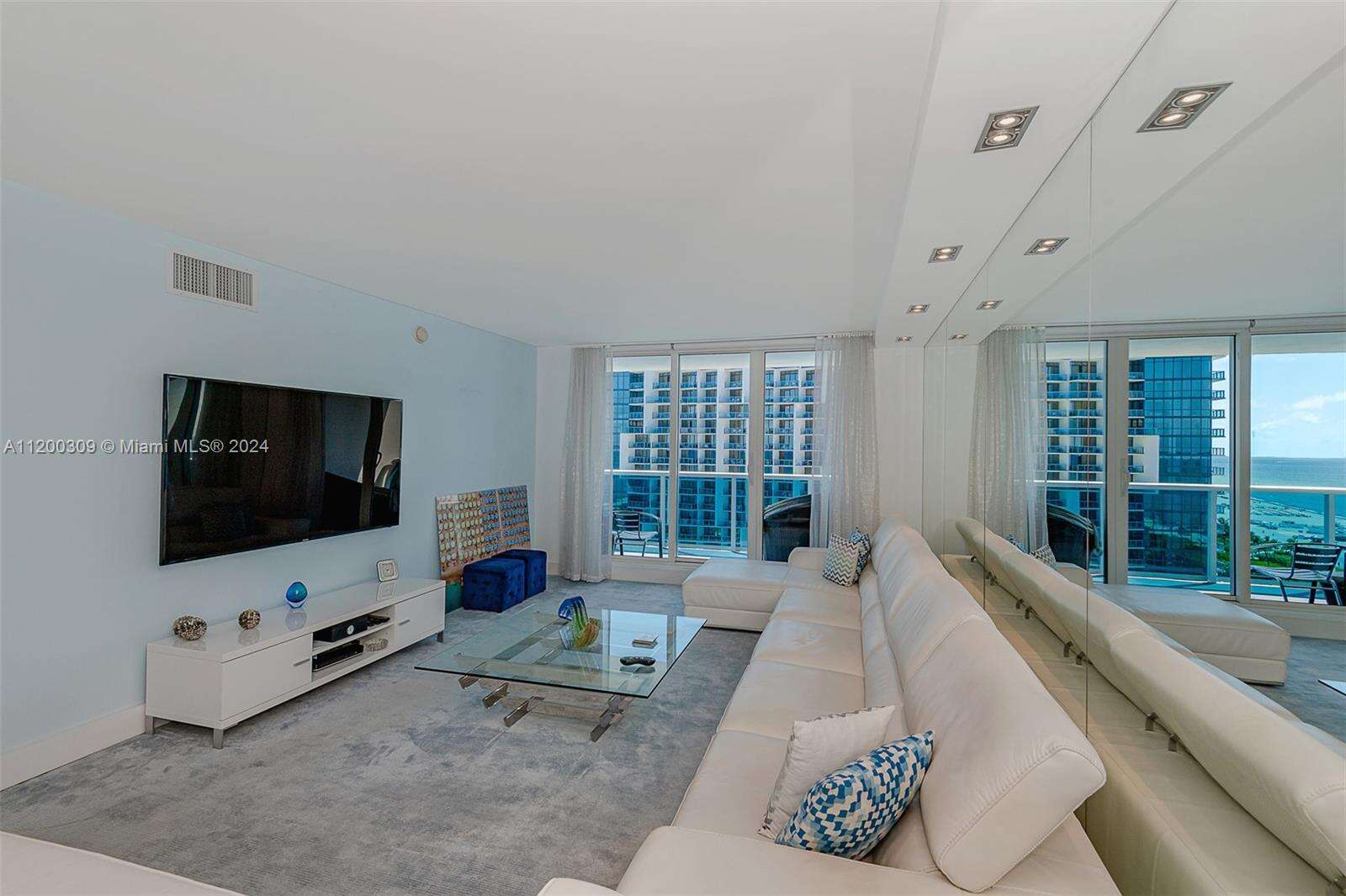 Roney Palace at 2301 Collins Ave, Miami Beach, FL 33139 - For Rent photo 6