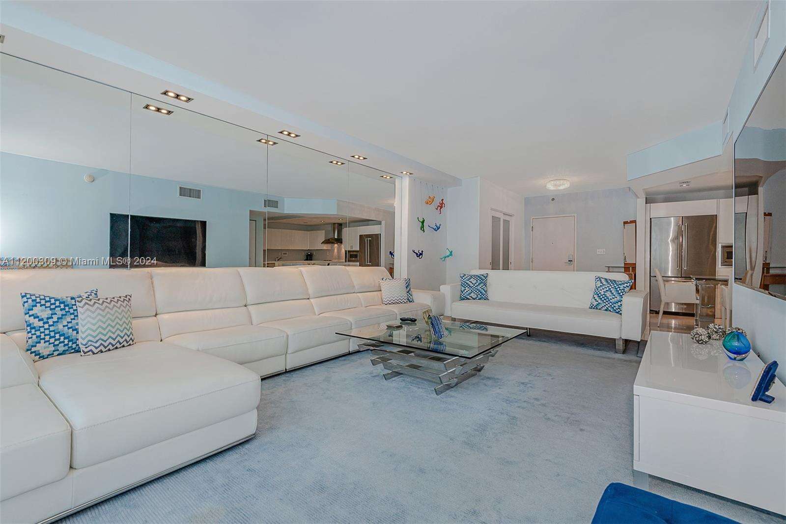 Roney Palace at 2301 Collins Ave, Miami Beach, FL 33139 - For Rent photo 8