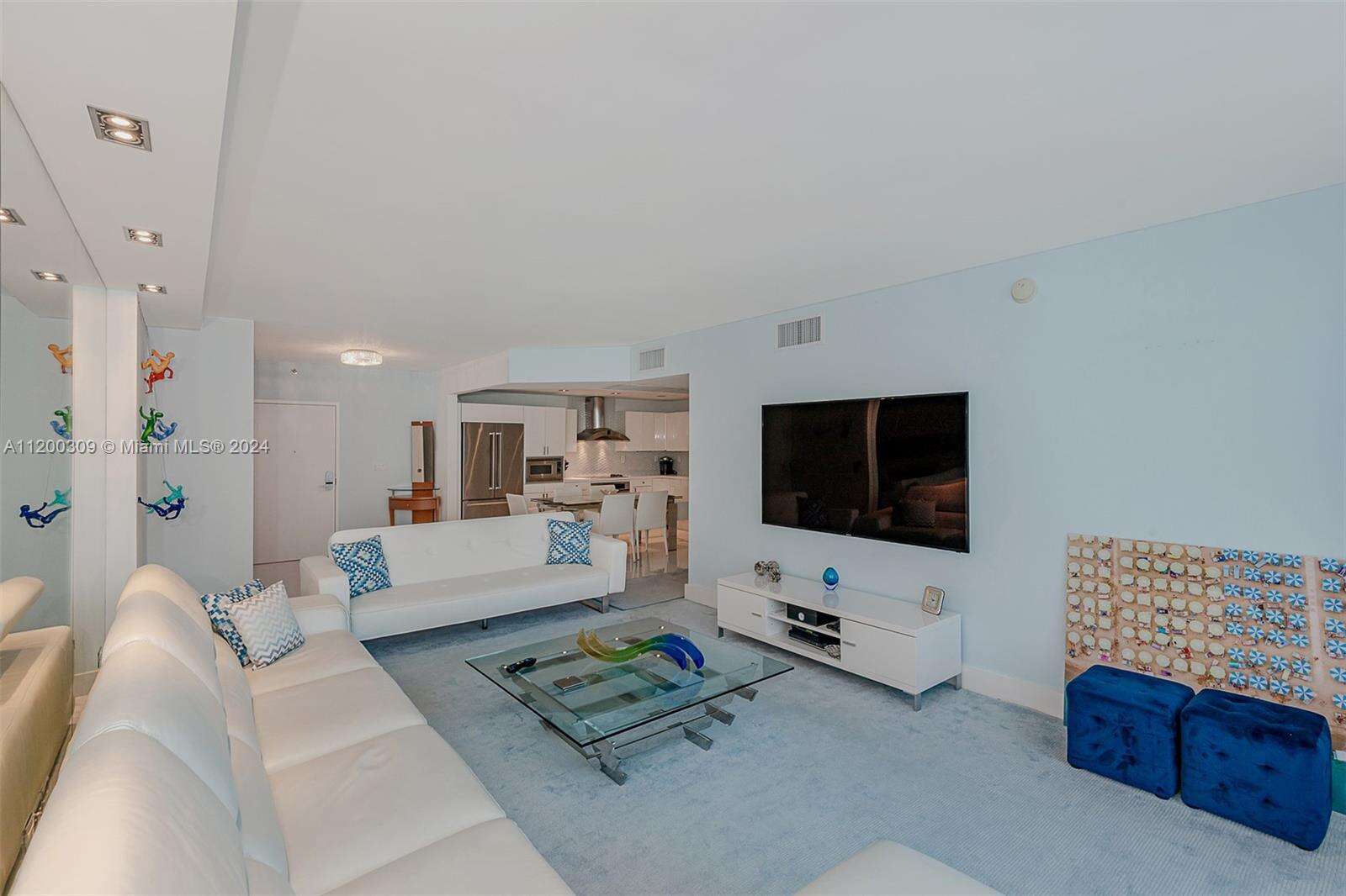 Roney Palace at 2301 Collins Ave, Miami Beach, FL 33139 - For Rent photo 9