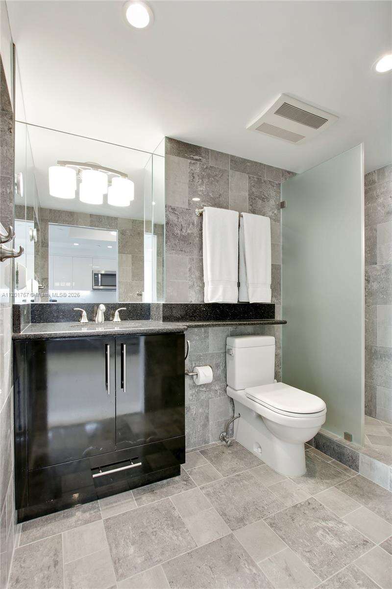 Decoplage at 100 Lincoln Rd, Miami Beach, FL 33139 - For Rent photo 12