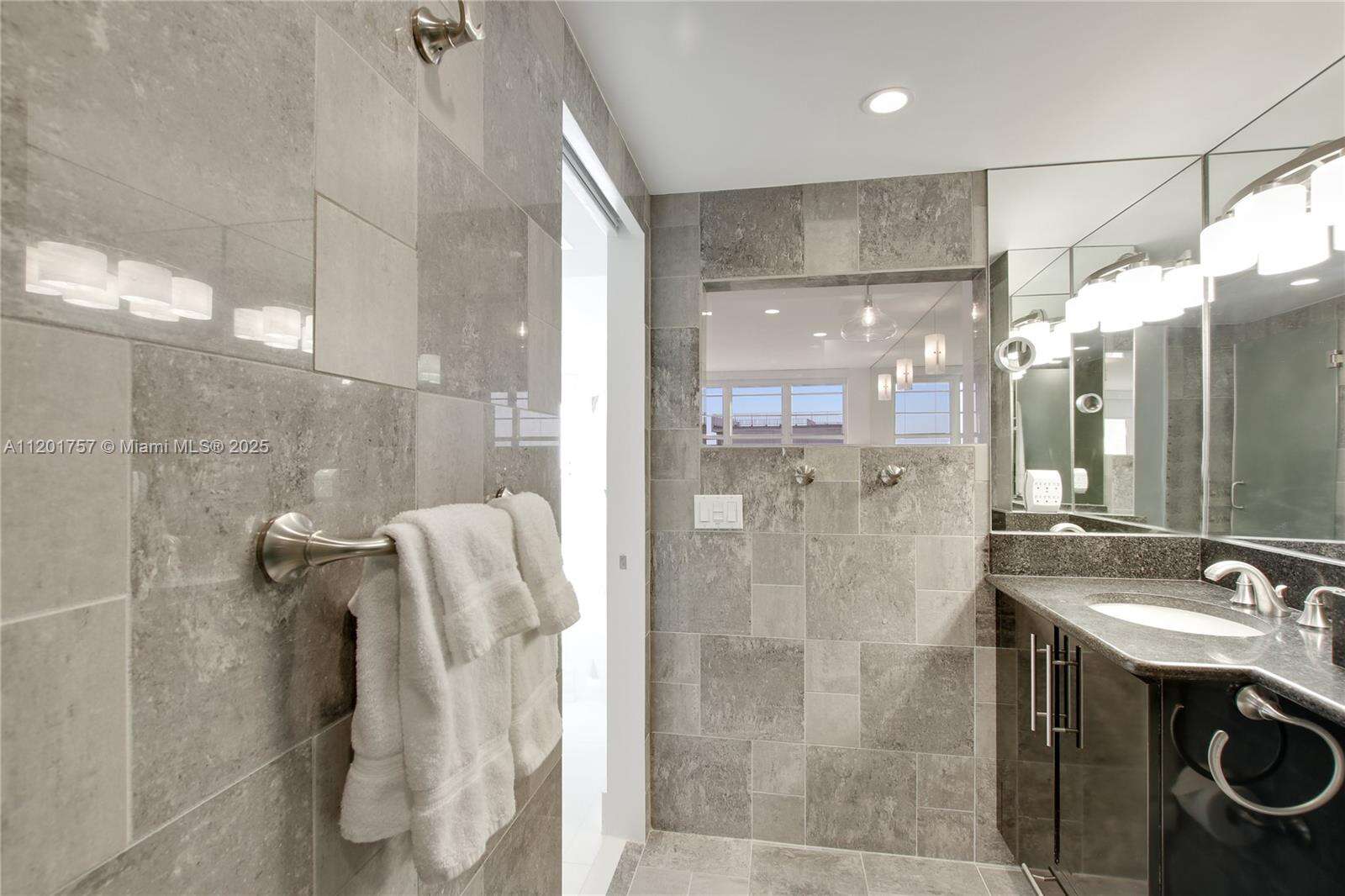 Decoplage at 100 Lincoln Rd, Miami Beach, FL 33139 - For Rent photo 13