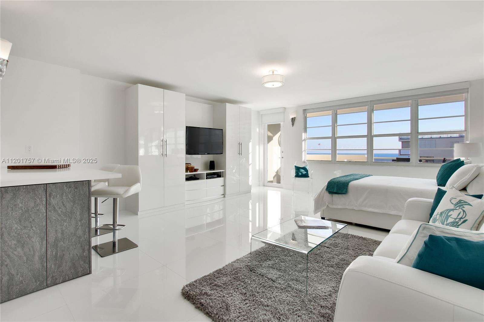 Decoplage at 100 Lincoln Rd, Miami Beach, FL 33139 - For Rent photo 16