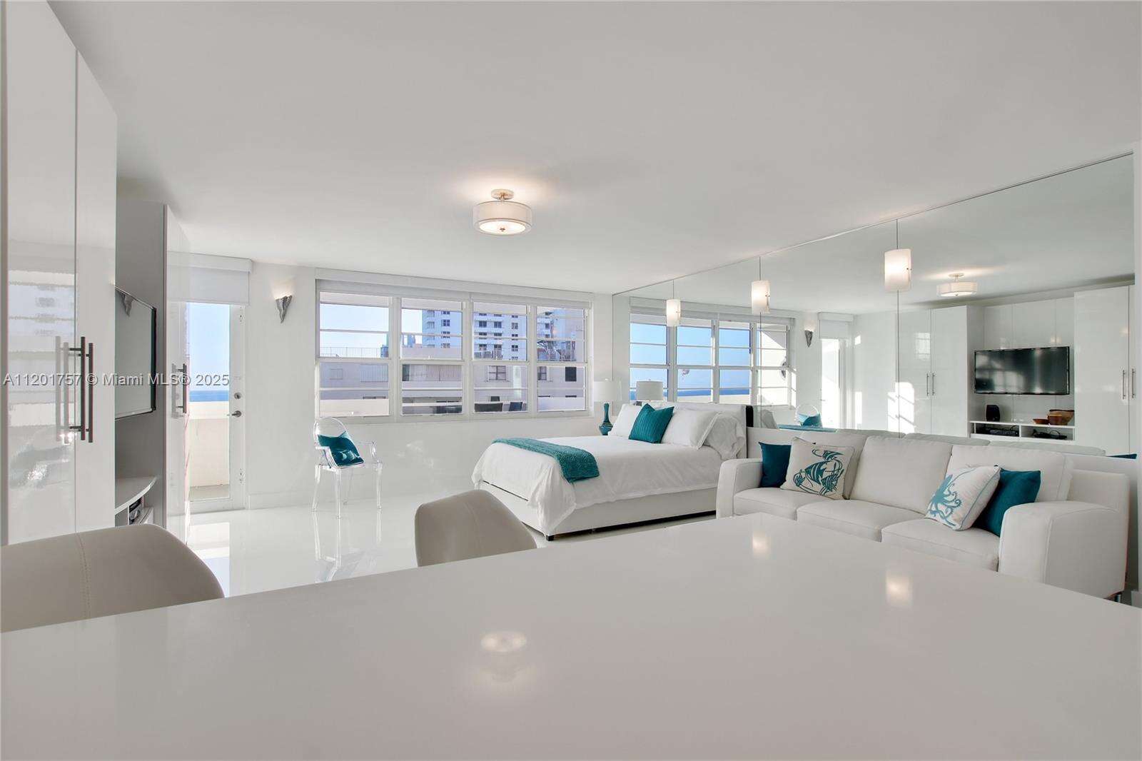 Decoplage at 100 Lincoln Rd, Miami Beach, FL 33139 - For Rent photo 9