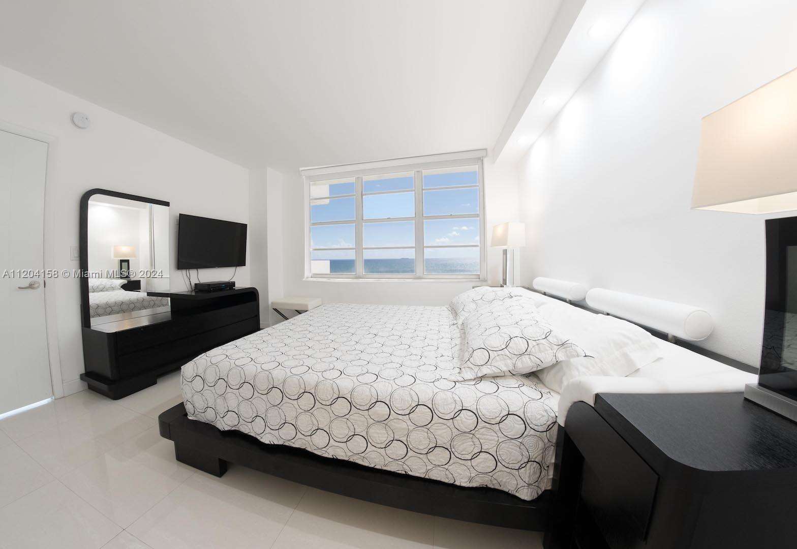 The Pavilion at 5601 Collins Ave, Miami Beach, FL 33140 - For Rent photo 4