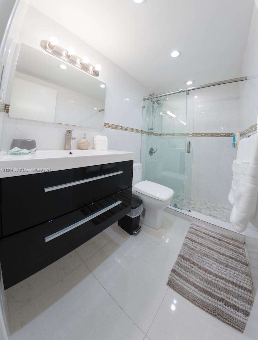 The Pavilion at 5601 Collins Ave, Miami Beach, FL 33140 - For Rent photo 6