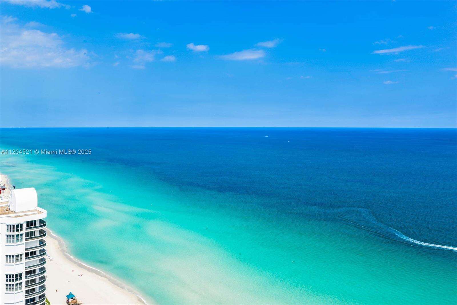 La Perla at 16699 Collins Ave, Sunny Isles Beach, FL 33160 - For Rent photo 1