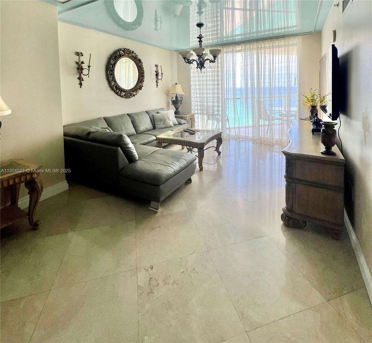 La Perla at 16699 Collins Ave, Sunny Isles Beach, FL 33160 - For Rent photo 2