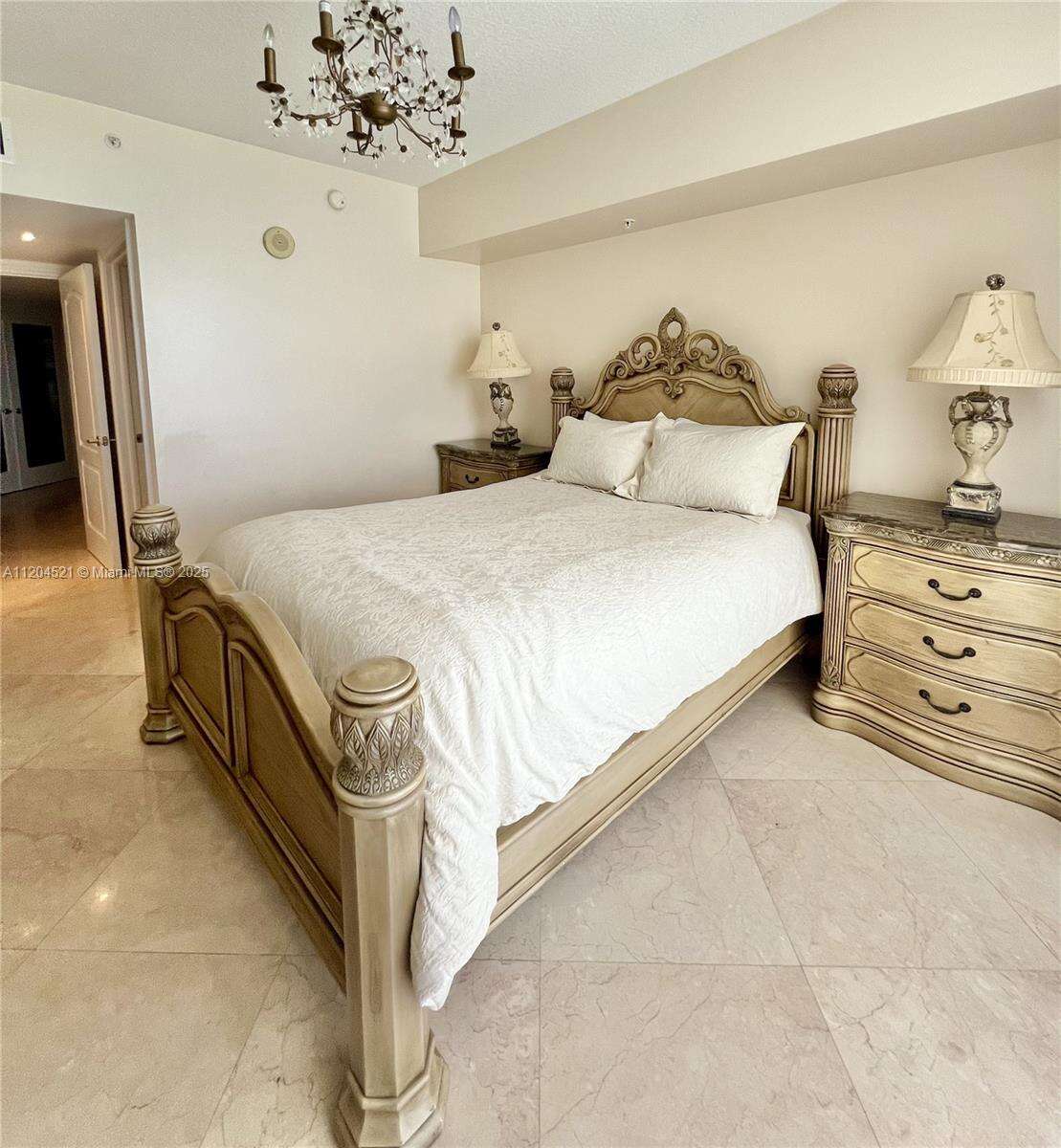 La Perla at 16699 Collins Ave, Sunny Isles Beach, FL 33160 - For Rent photo 13