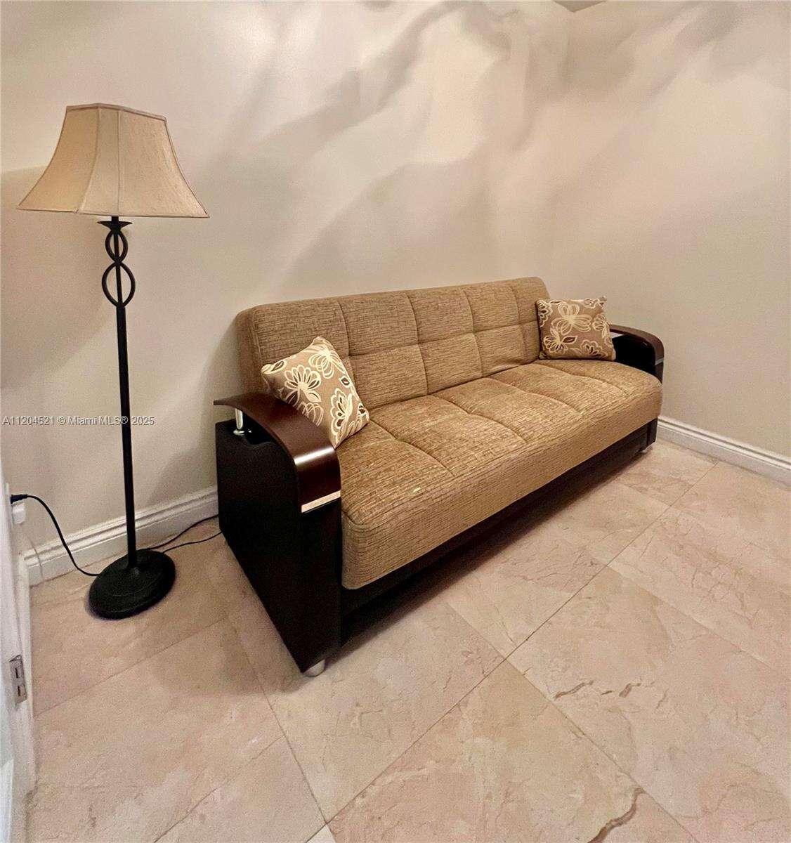 La Perla at 16699 Collins Ave, Sunny Isles Beach, FL 33160 - For Rent photo 19