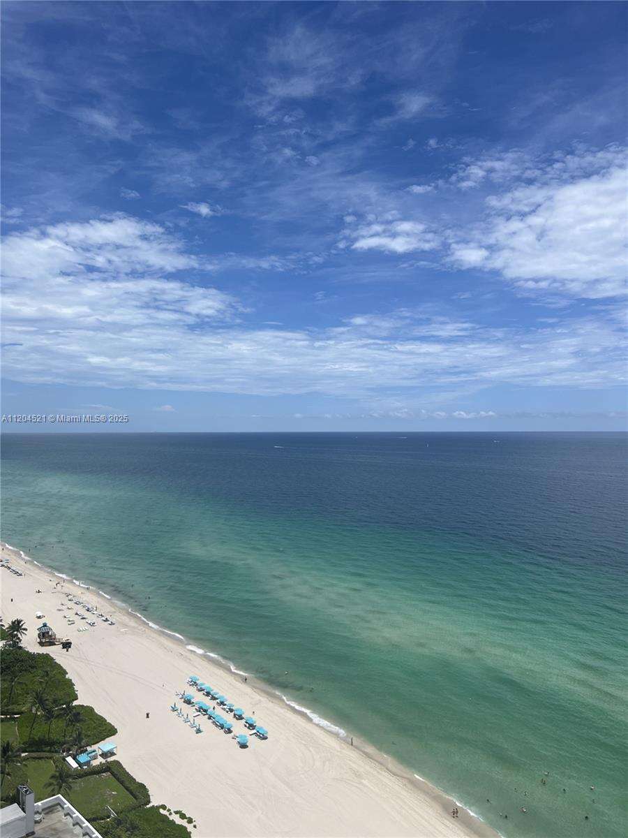 La Perla at 16699 Collins Ave, Sunny Isles Beach, FL 33160 - For Rent photo 22