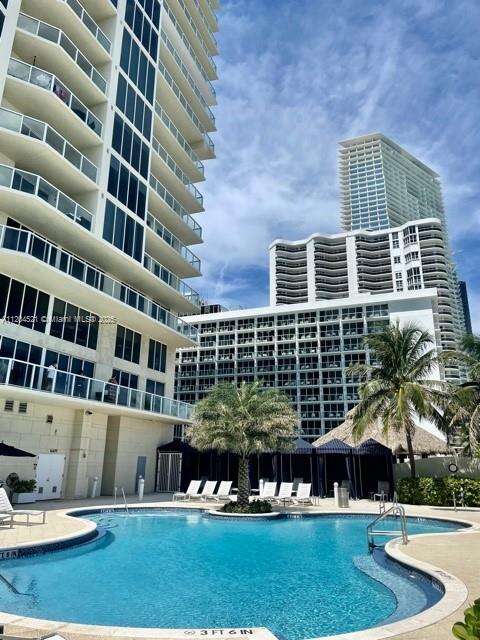 La Perla at 16699 Collins Ave, Sunny Isles Beach, FL 33160 - For Rent photo 36